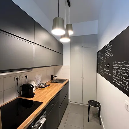 Apartment , Renove Dans Immeuble Classe. Nimes
