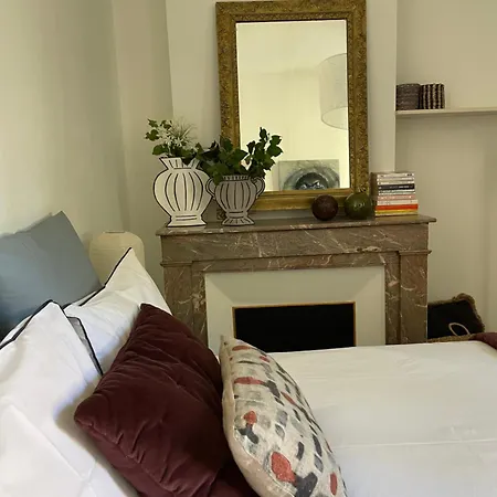 , Renove Dans Immeuble Classe. Appartement