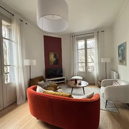 Daire , Renove Dans Immeuble Classe.