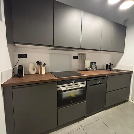 , Renove Dans Immeuble Classe. アパート *