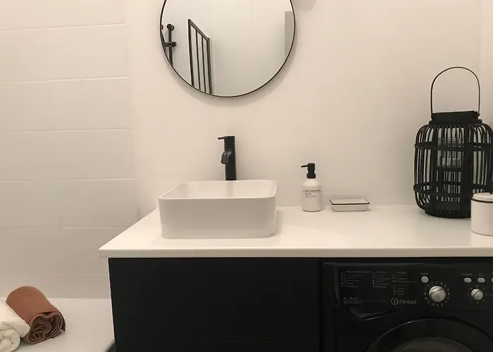 , Renove Dans Immeuble Classe. *