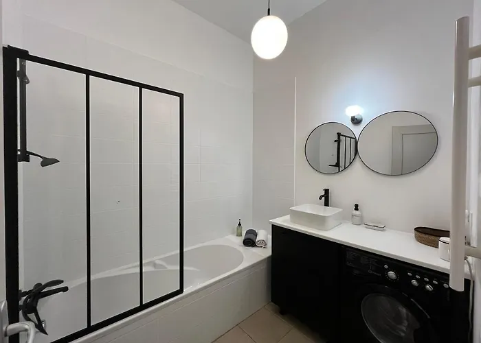 , Renove Dans Immeuble Classe. * ニーム