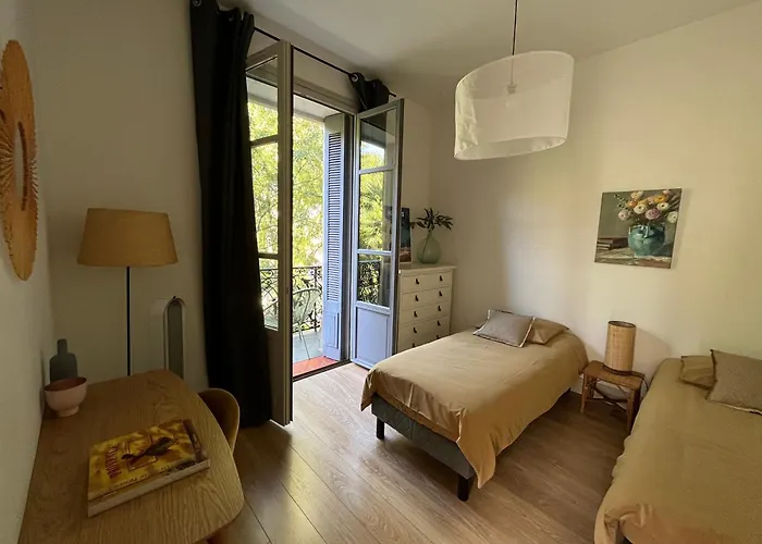 アパート , Renove Dans Immeuble Classe. ニーム