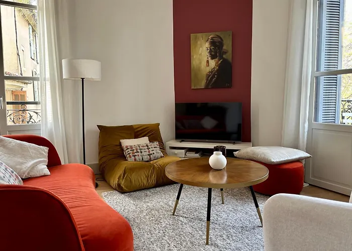 アパート , Renove Dans Immeuble Classe. ニーム